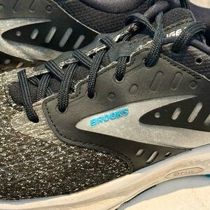 Brooks Range 2 Athletic Shoes, Size 9 Women